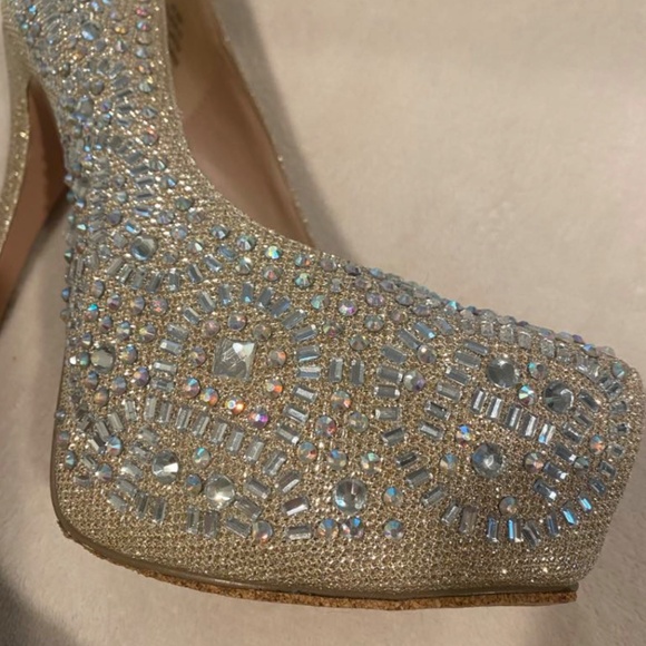 Fancy beaded high heels - Picture 6 of 9